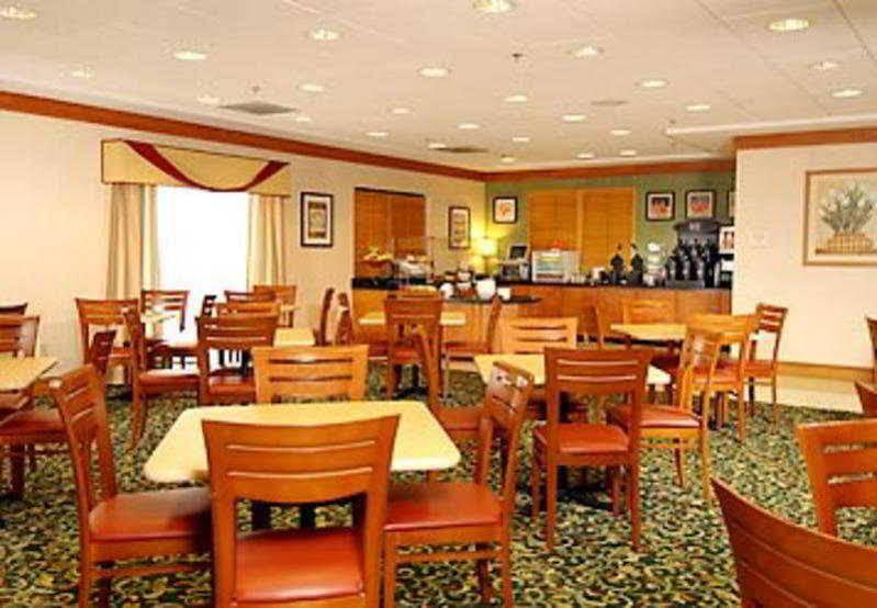 Fairfield Inn And Suites Atlanta Airport South/Sullivan Road College Park Eksteriør billede