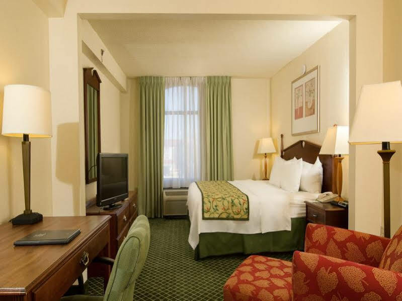 Fairfield Inn And Suites Atlanta Airport South/Sullivan Road College Park Eksteriør billede